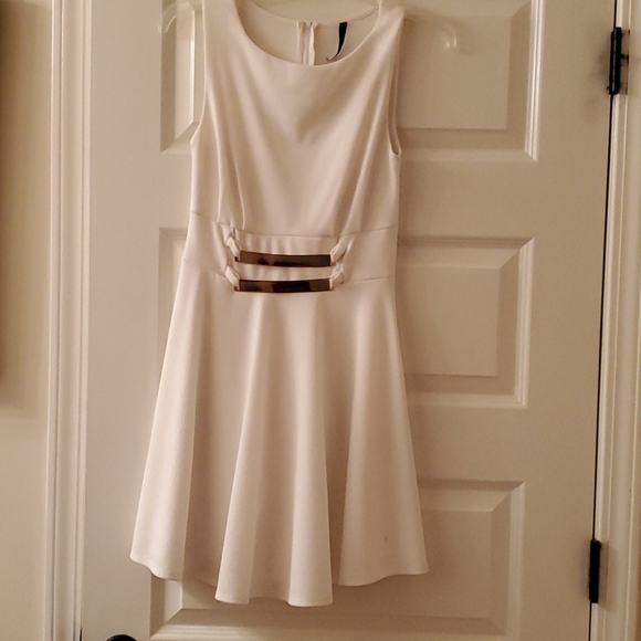 Dress - Picture 2 of 4